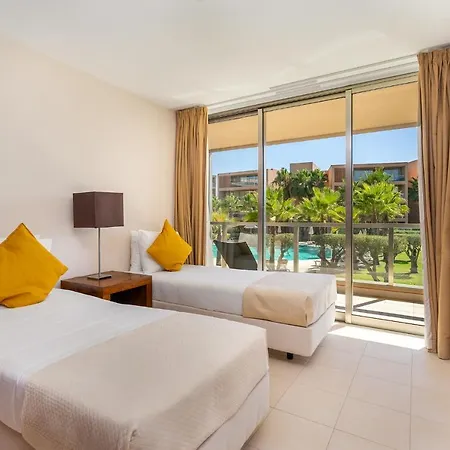 Wah Family Holidays In Salgados W S-pool & Garden Apartment