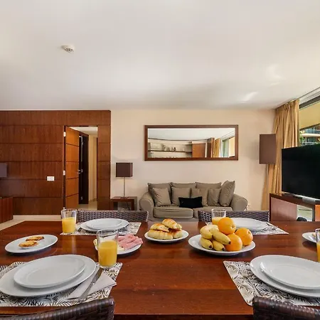 Wah Family Holidays In Salgados W S-pool & Garden Apartment