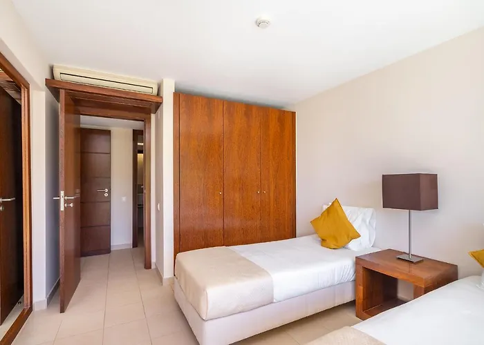 Wah Family Holidays In Salgados W S-pool & Garden *